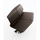 Armchair covered with leather. Dim: 600x800x700mm